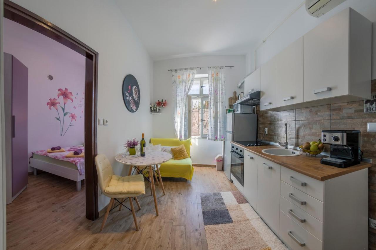 Apartment Ljube Πούλα Εξωτερικό φωτογραφία