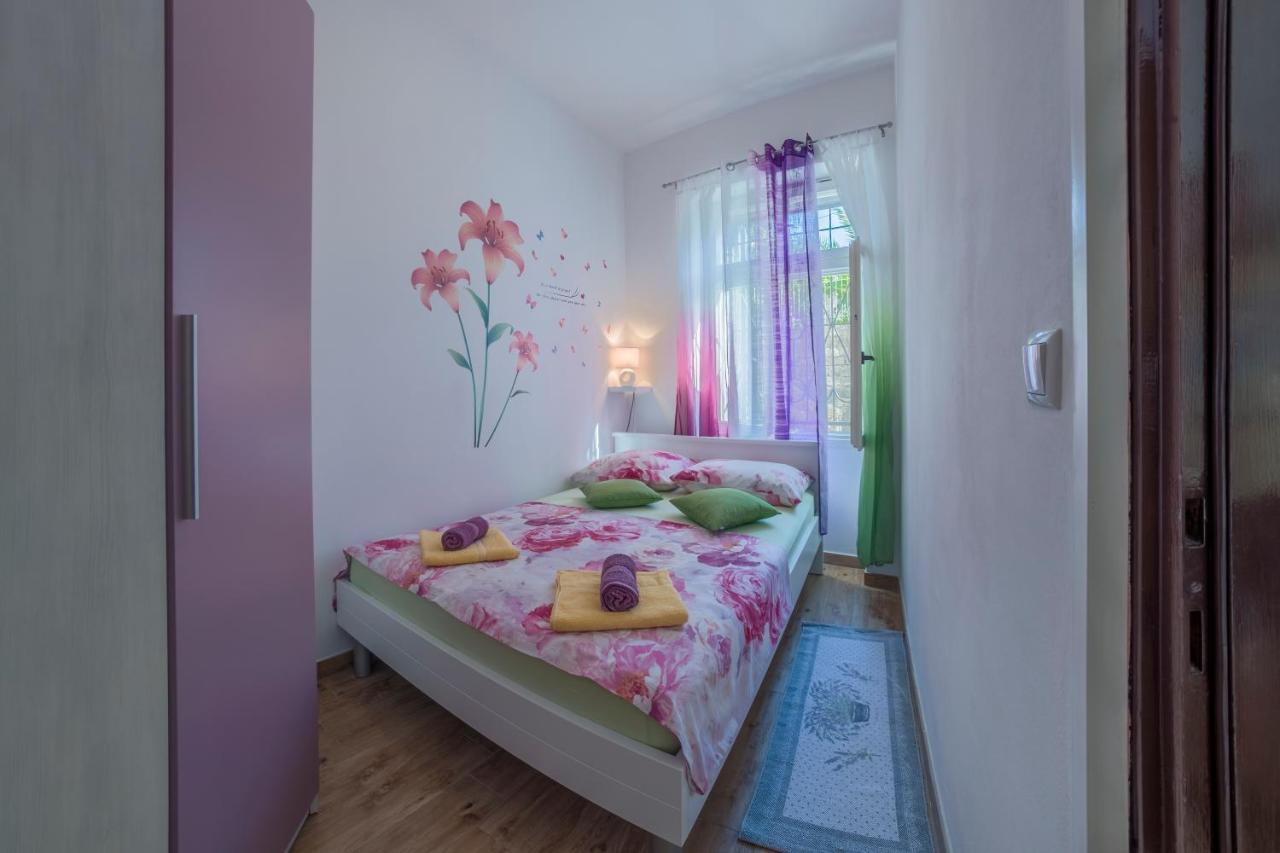Apartment Ljube Πούλα Εξωτερικό φωτογραφία
