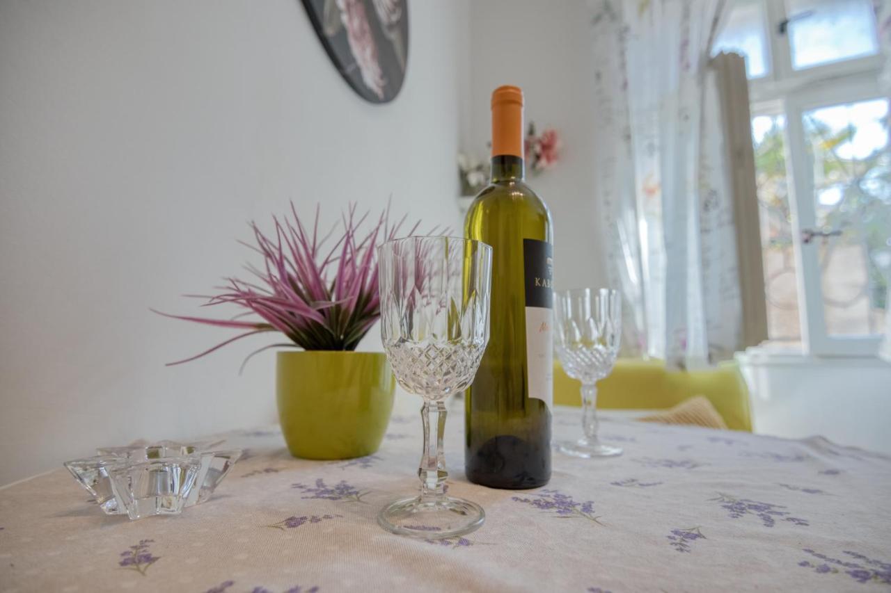 Apartment Ljube Πούλα Εξωτερικό φωτογραφία